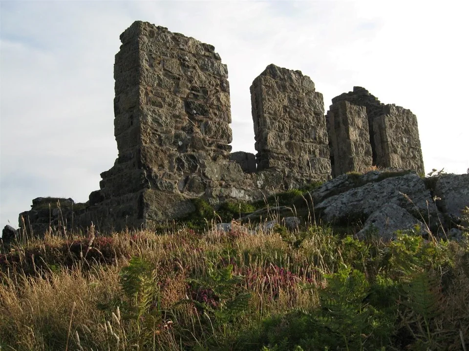 Day 5 dawn walk to botallack   old artillary ruins
